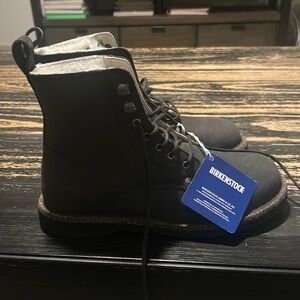 Birkenstock women’s shoe Size 7